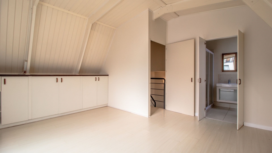 2 Bedroom Property for Sale in Wynberg Upper Western Cape